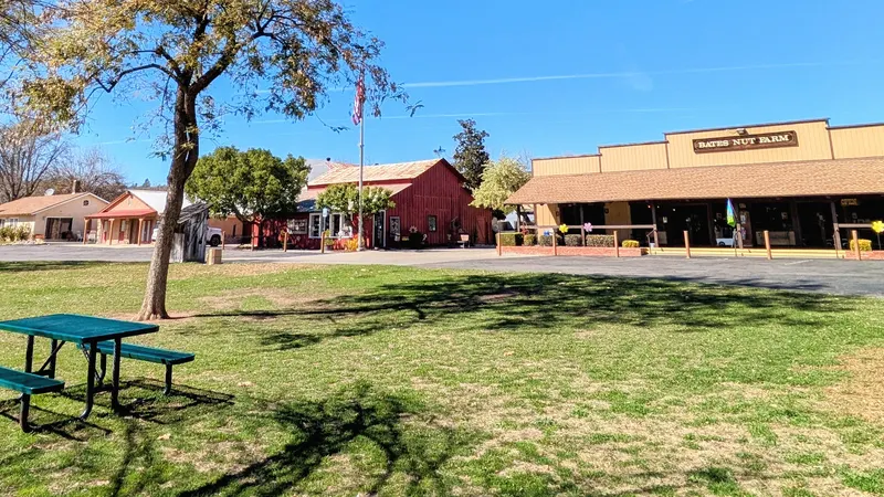 Bates Nut Farm