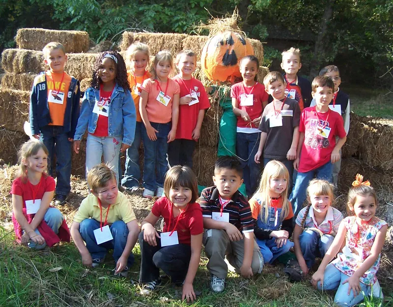 The Pumpkin Grove Hobb's Pumpkin Grove Billy Bob's
