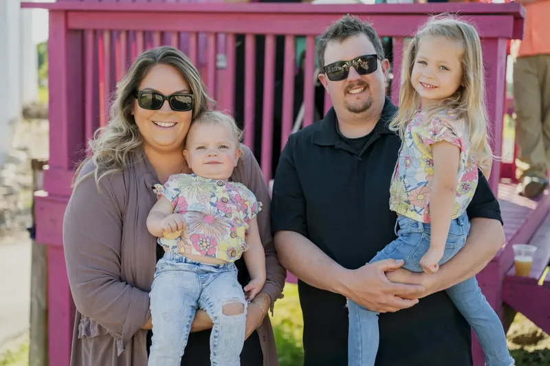 Ed Dunneback & Girls Farm photo